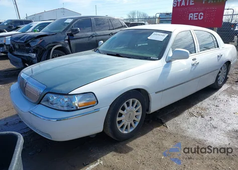 2007 Lincoln Town Car Signature из США, поврежденный, VIN 1LNHM81V77Y604216